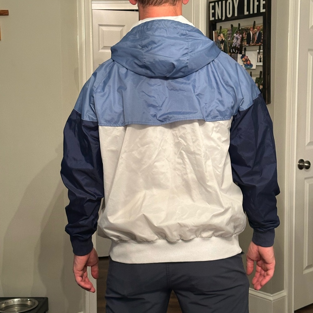Nike Men's Two-Tone Windbreaker Jacket Like New Condition 💙🤍🩶 - Picture 4 of 7